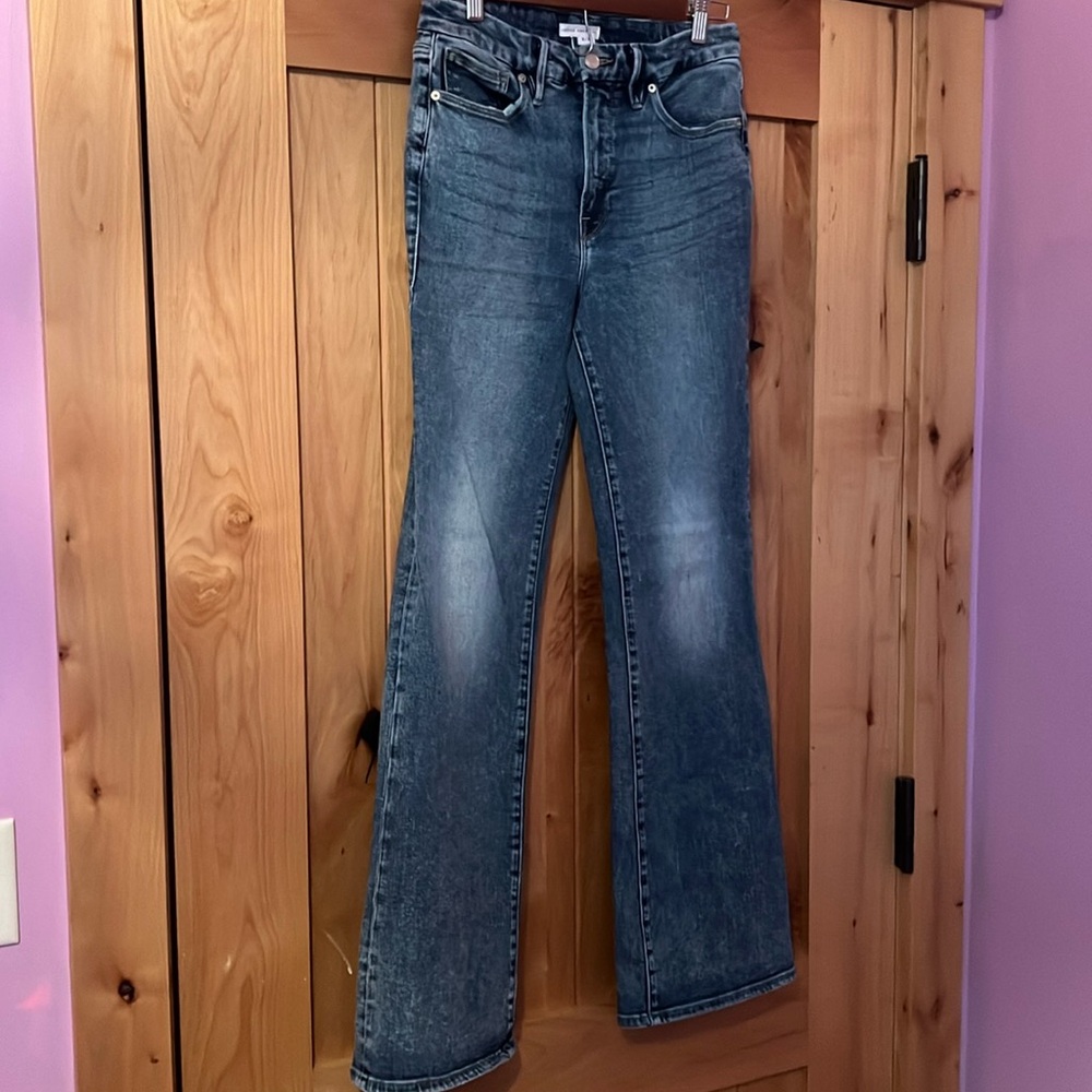 Good American Good Legs Flare in Indigo, 33in inseam